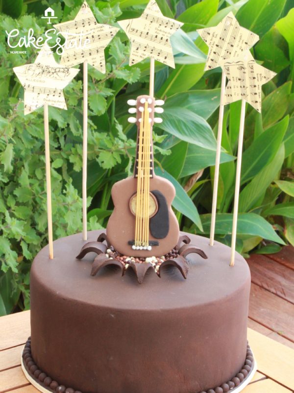 Guitar strings cake